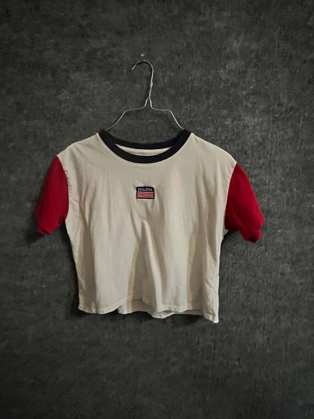 Hollister Easy T-Shirt Size XS White Red Ringer Crop Top 007-29